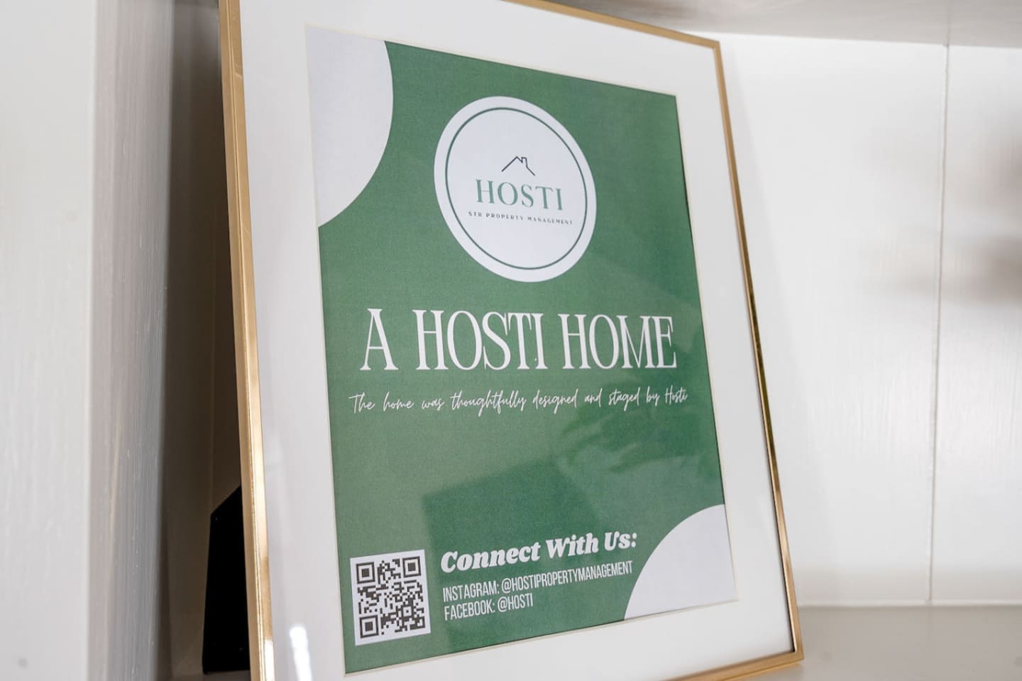Appreciate the thoughtful details with this framed sign welcoming guests. It provides helpful information, making you feel right at home.