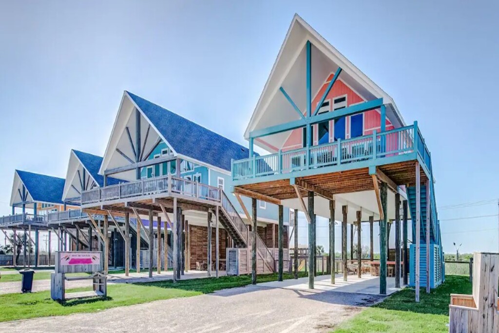 8c23f89201824c4596a81e1218f8a30f | Beachhouse | Texas | TX | Vacation Homes | Galveston | Crystal Beach | Kokomo | Breezy Days | Beachfront Elegance | Sunrise Serenity | Southern Sands Property Management, LLC