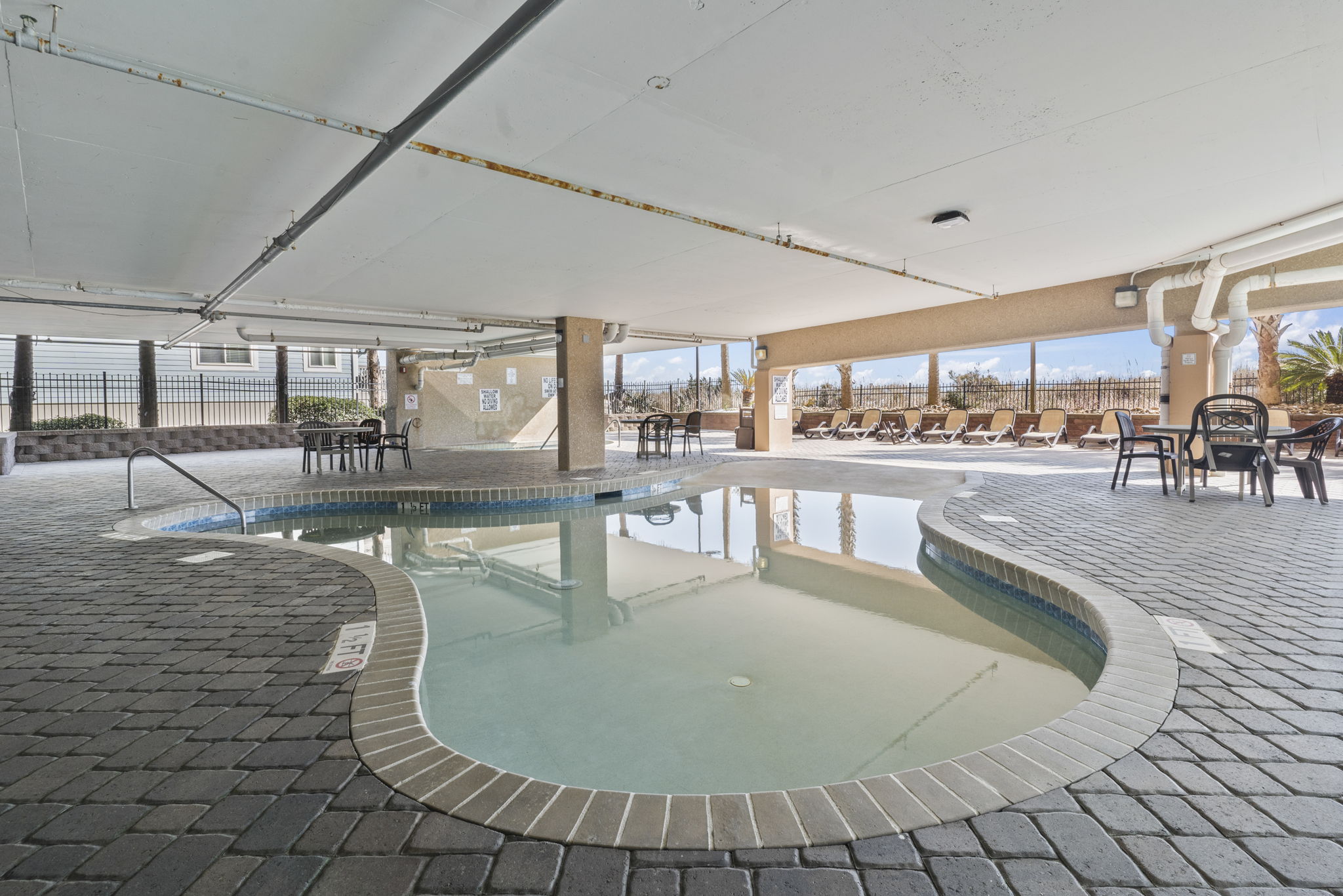 The Indoor/Outdoor oceanfront kiddie pool