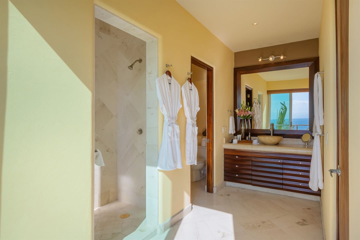 Bath - Suite 7