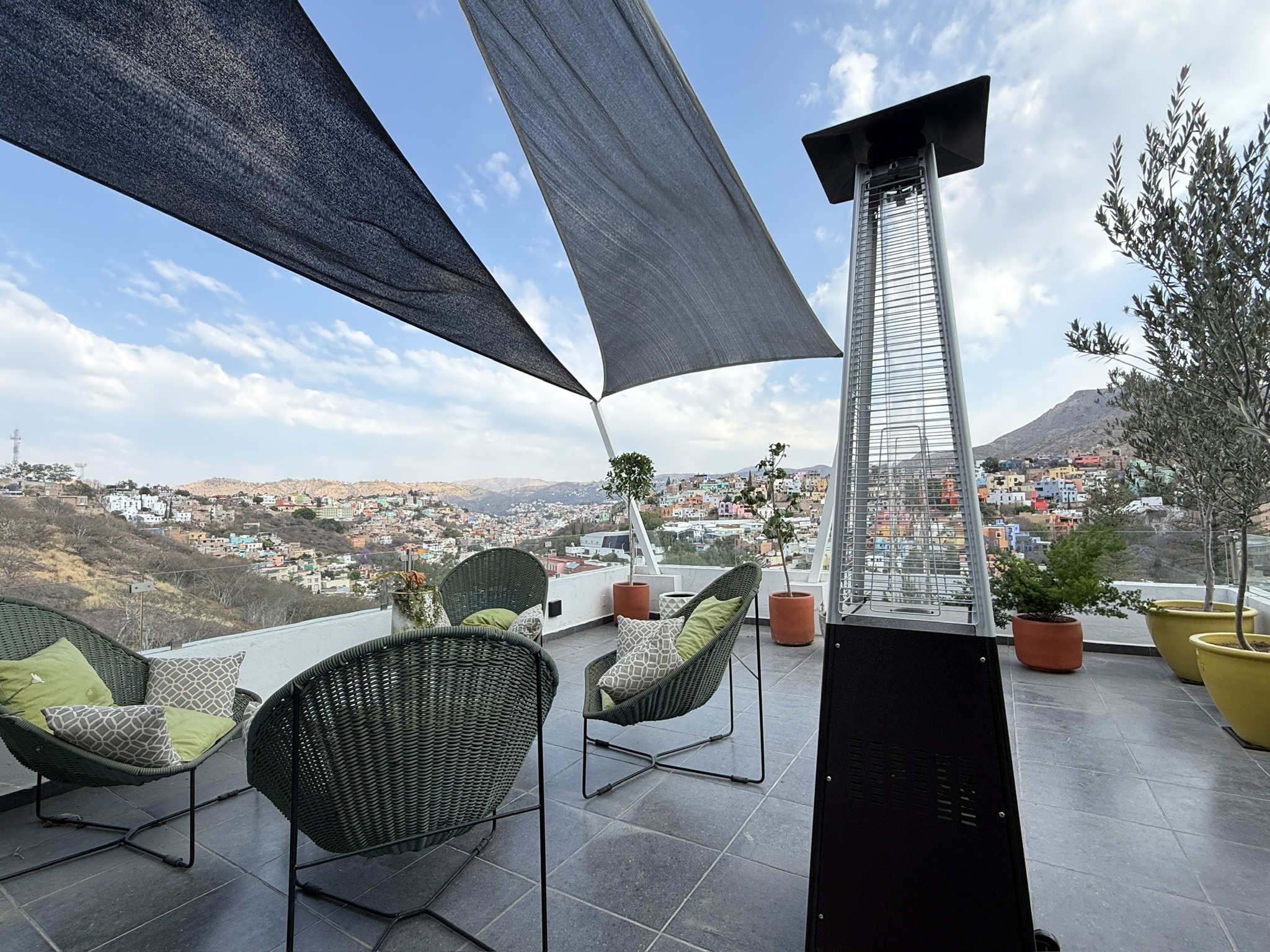 Top Floor Terrace w/ City and Mountain Views