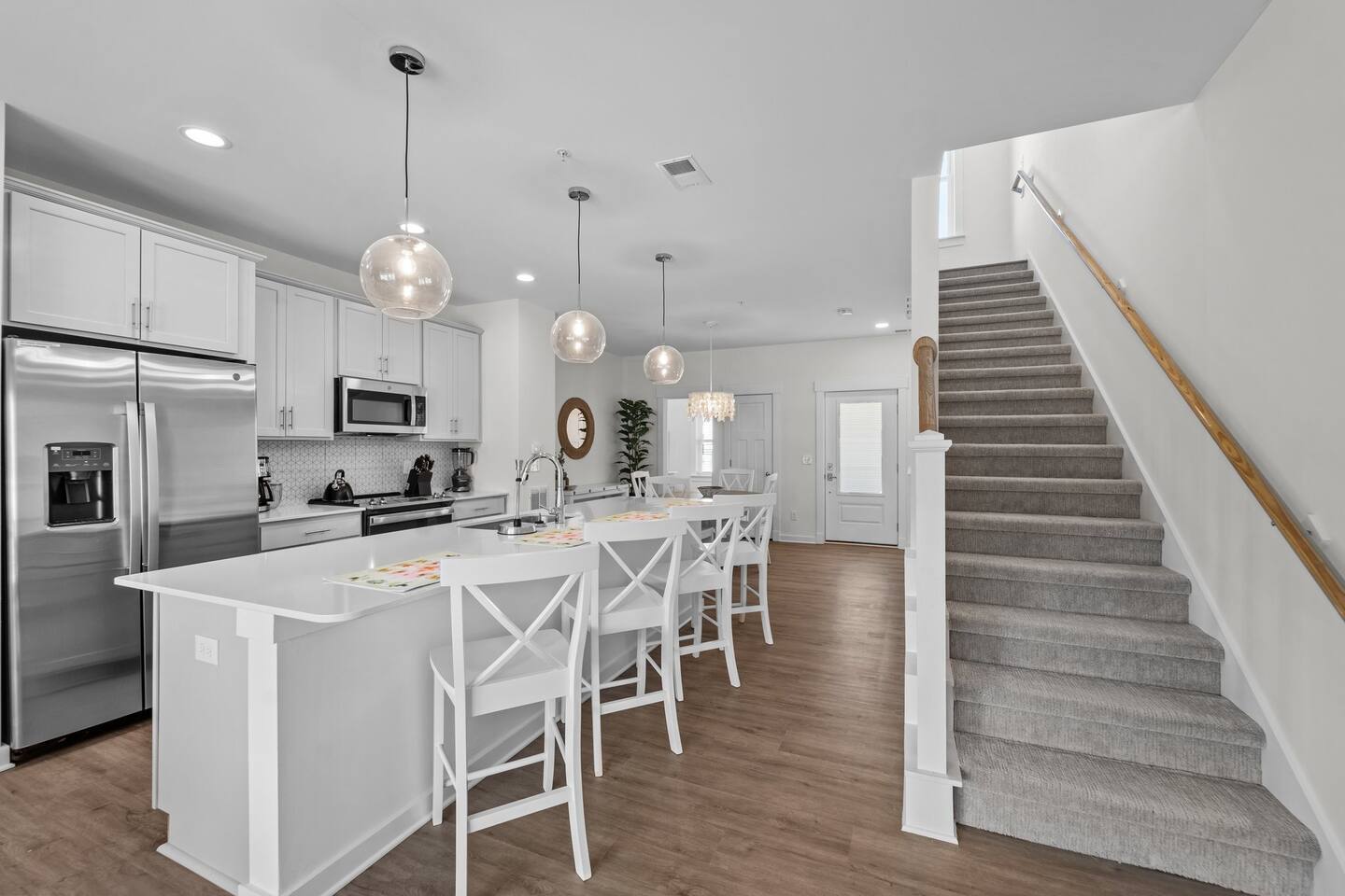 Kitchen island seating for 4