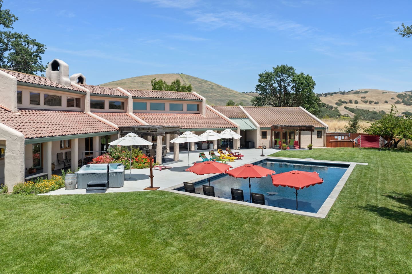 Baja deck for lounging in the pool