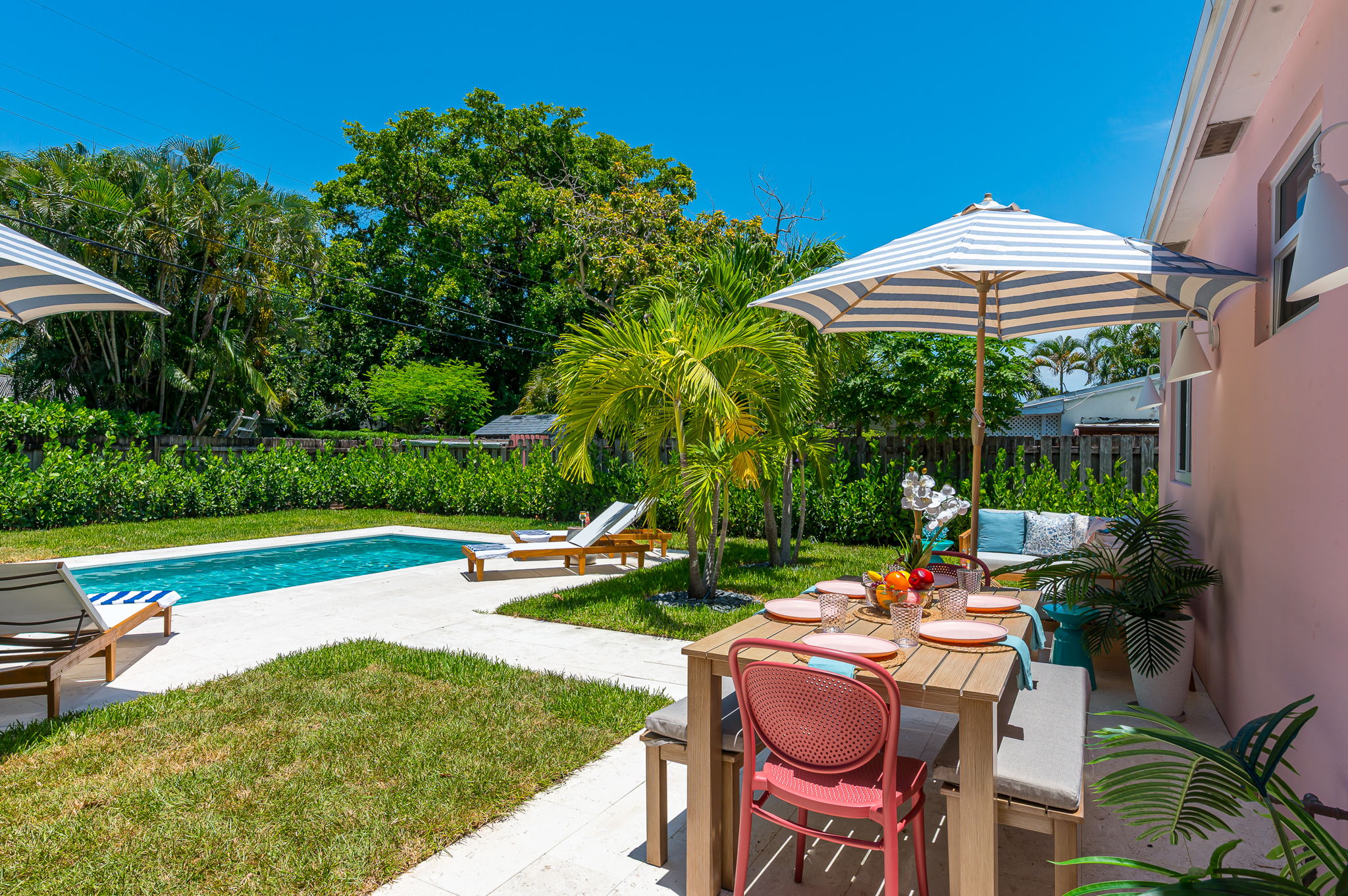 Your private tropical oasis awaits. Lounge poolside, dine al fresco under the palms, and soak up the Palm Beach sun in complete style and seclusion at The Coral Cabana.