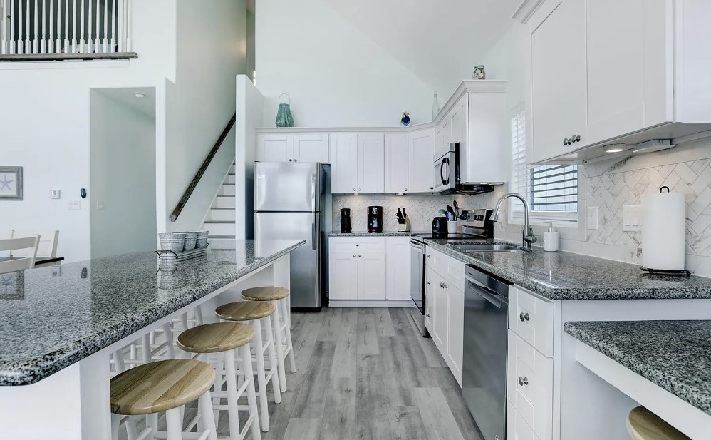 8c7c4a533a30424ea06d778586d89a4c | Beachhouse | Texas | TX | Vacation Homes | Galveston | Crystal Beach | Kokomo | Breezy Days | Beachfront Elegance | Sunrise Serenity | Southern Sands Property Management, LLC