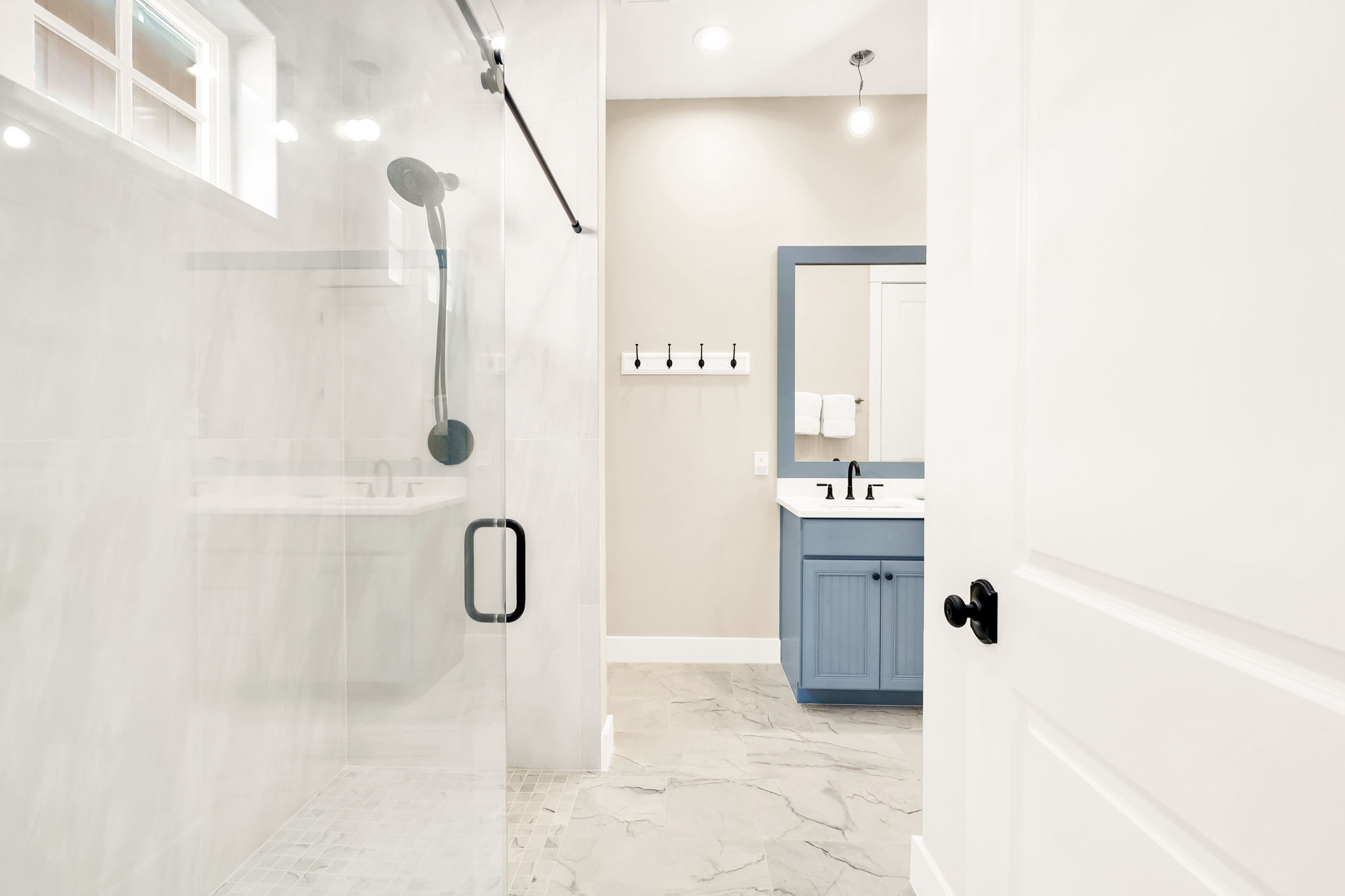 1st Floor Ensuite Master Bath 
