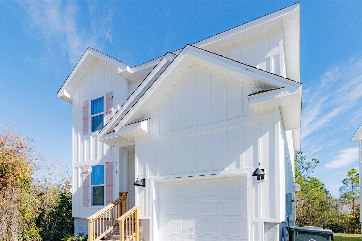 Parking on the premises for 2 cars. Street parking for another 2 cars, but those two can't be guaranteed