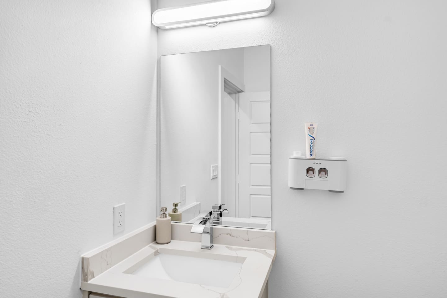 Chic bathroom offering a blend of comfort and sophistication.
