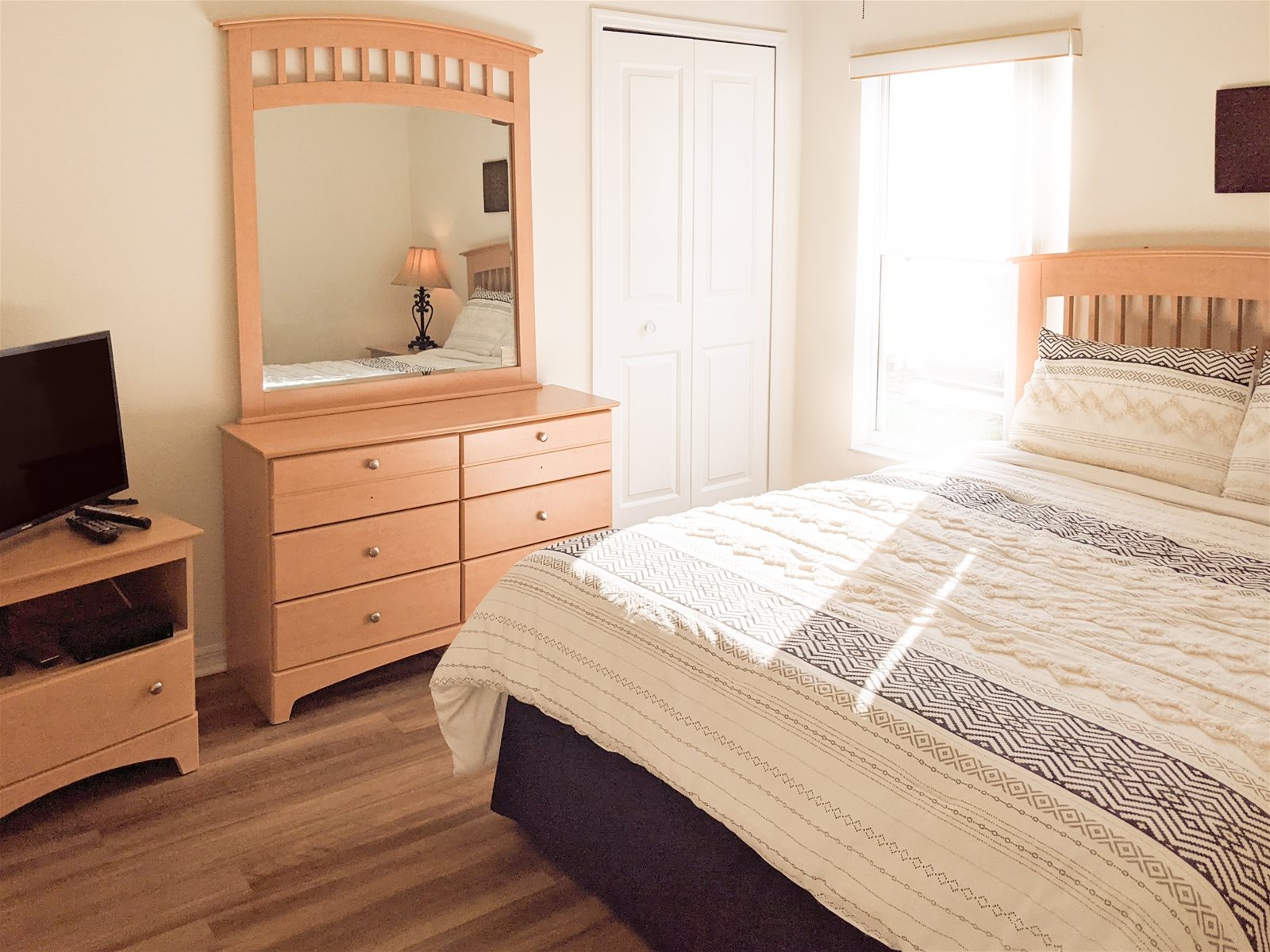 Queen Bed, TV in all the bedrooms!