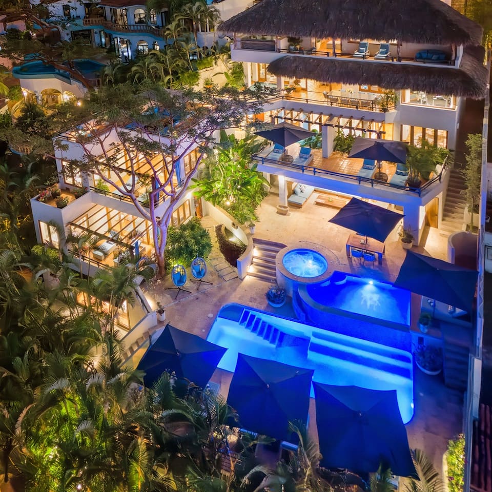 Villa Primrose - Night View
