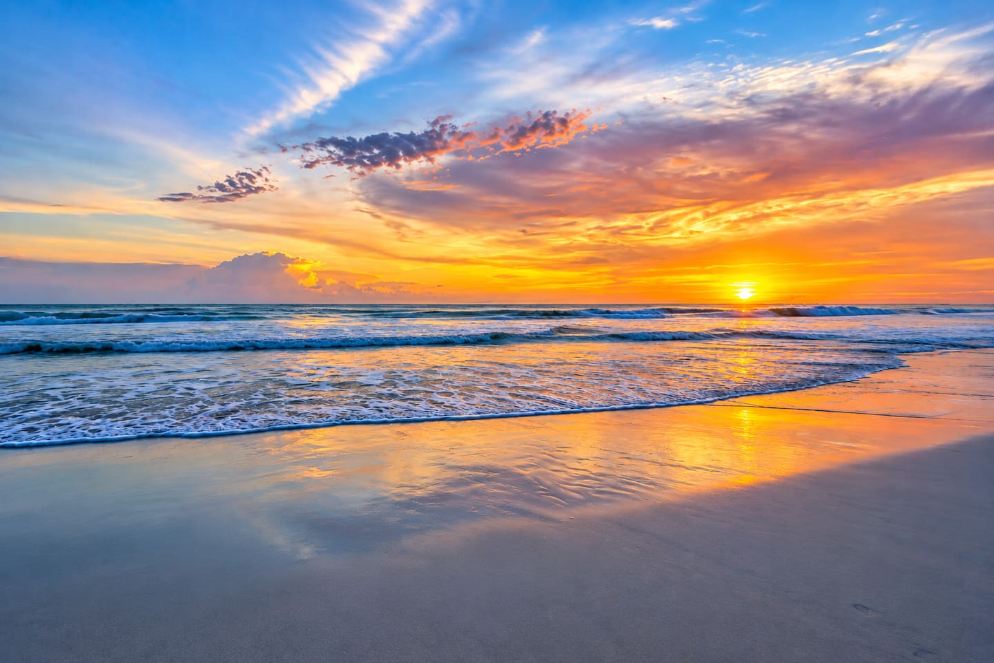 Experience the magic of an AMI sunset as the sun dips into the Gulf, painting the sky in vibrant shades of gold, pink, orange, and lavender. Stroll the beach, or enjoy the view with a drink. It’s a nightly island tradition you won’t want to miss!