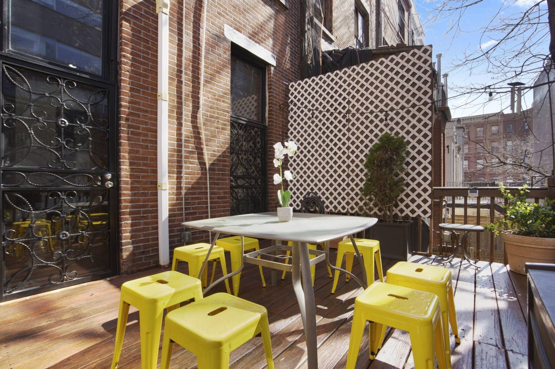 Outdoor dining