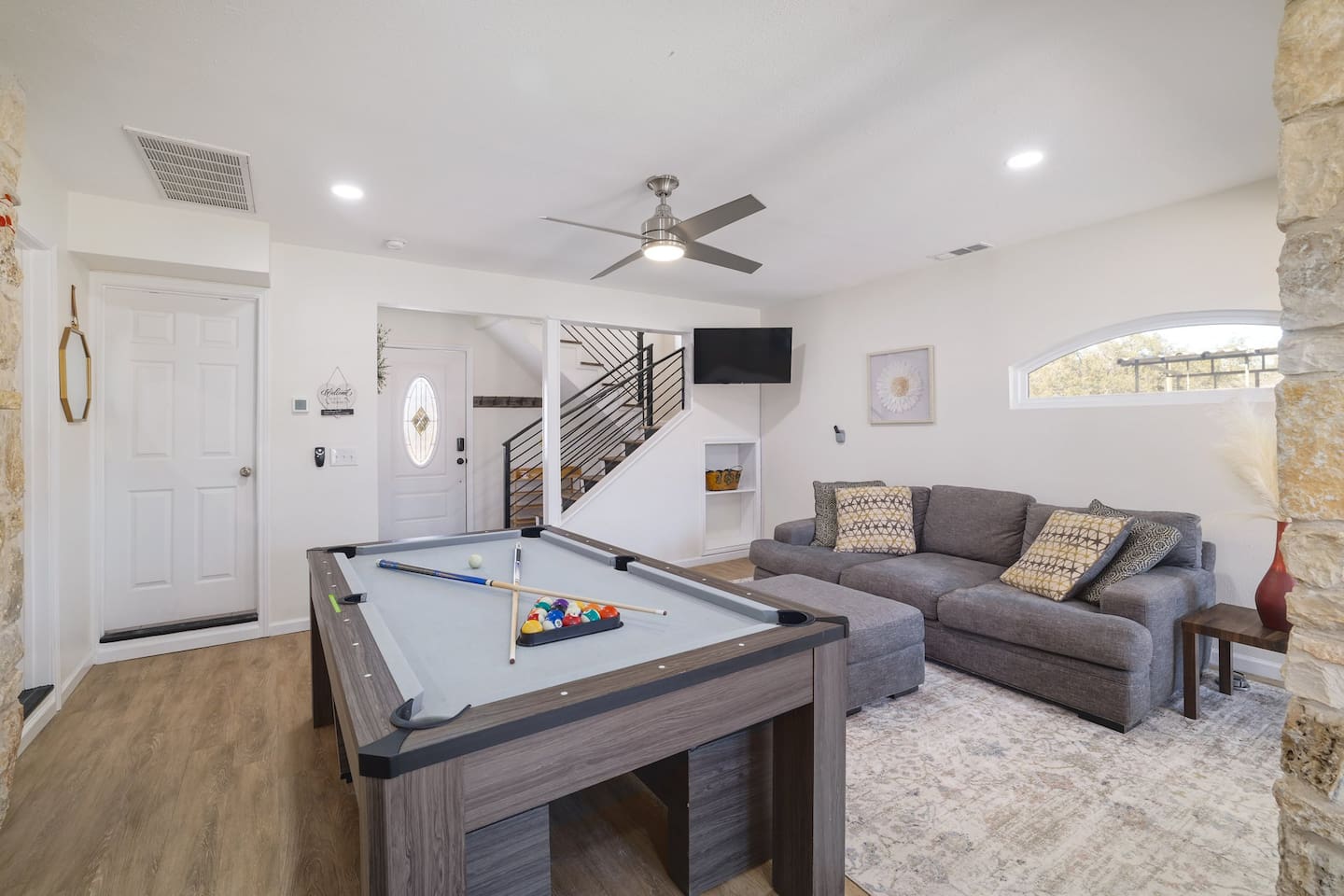 Spend the evening shooting pool, streaming your favorite shows, or stretching out in a bright, comfortable space designed for easy group gatherings. Relaxed, modern, and made for quality time together.
