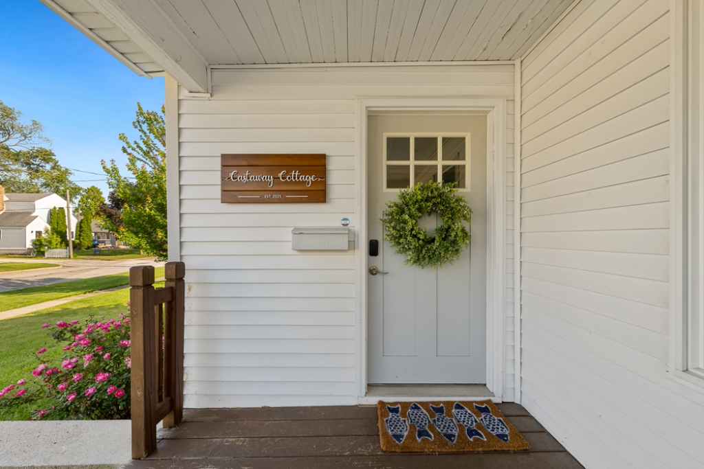 Castaway Cottage welcomes you