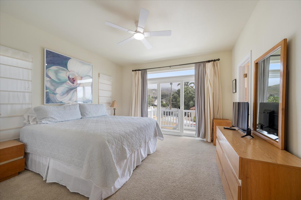primary bedroom -King