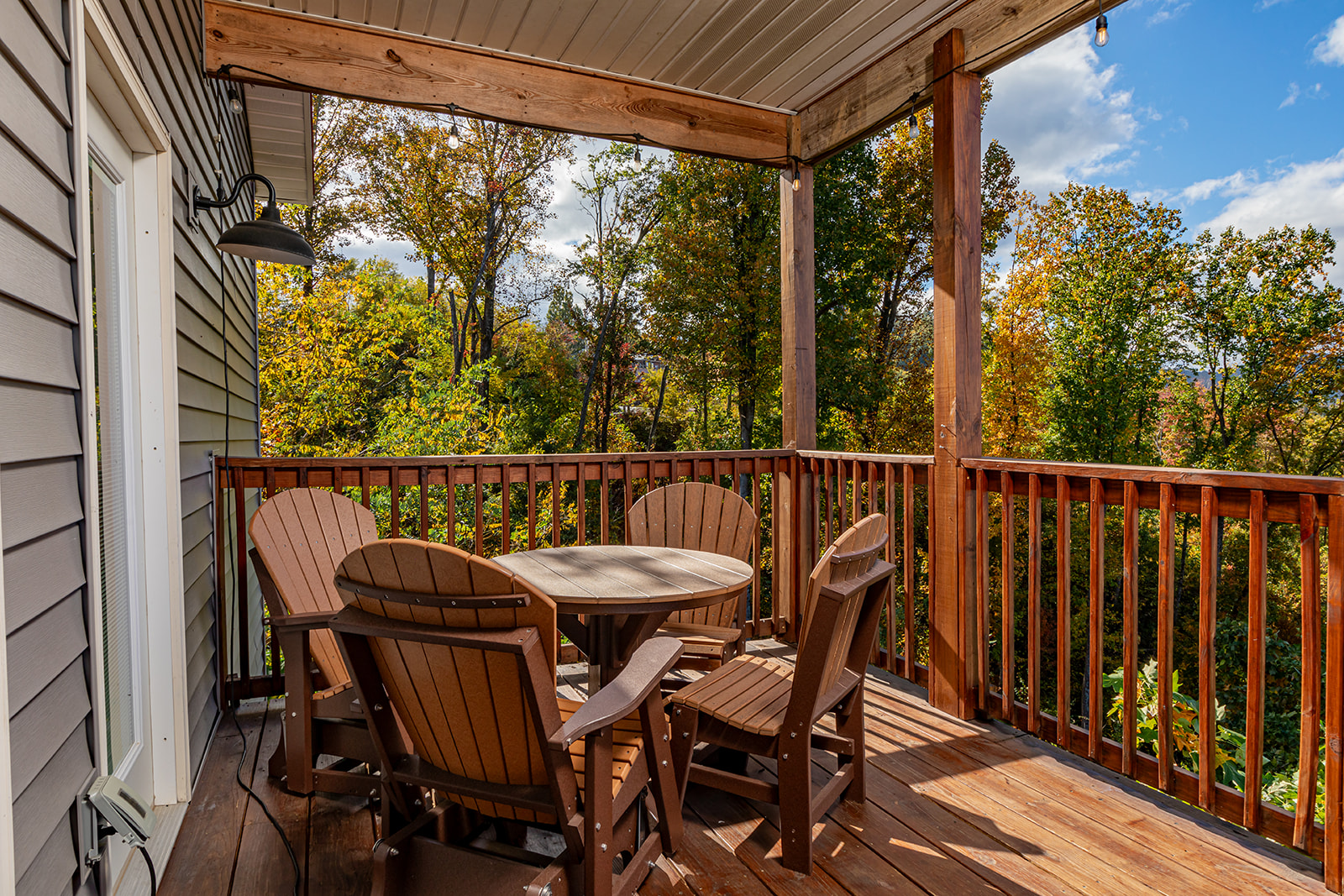 Upper deck with dining