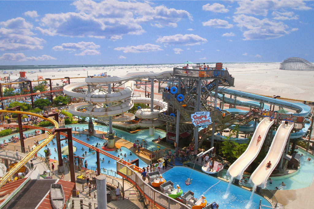 Nearby water park with multiple slides, pools, and attractions set right along the beach. A lively spot for cooling off, spending the day outdoors, and enjoying family friendly activities close to the shoreline.