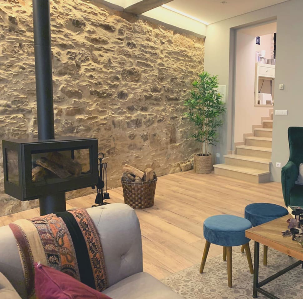 Warm Yourself With This Wood Burning Stove