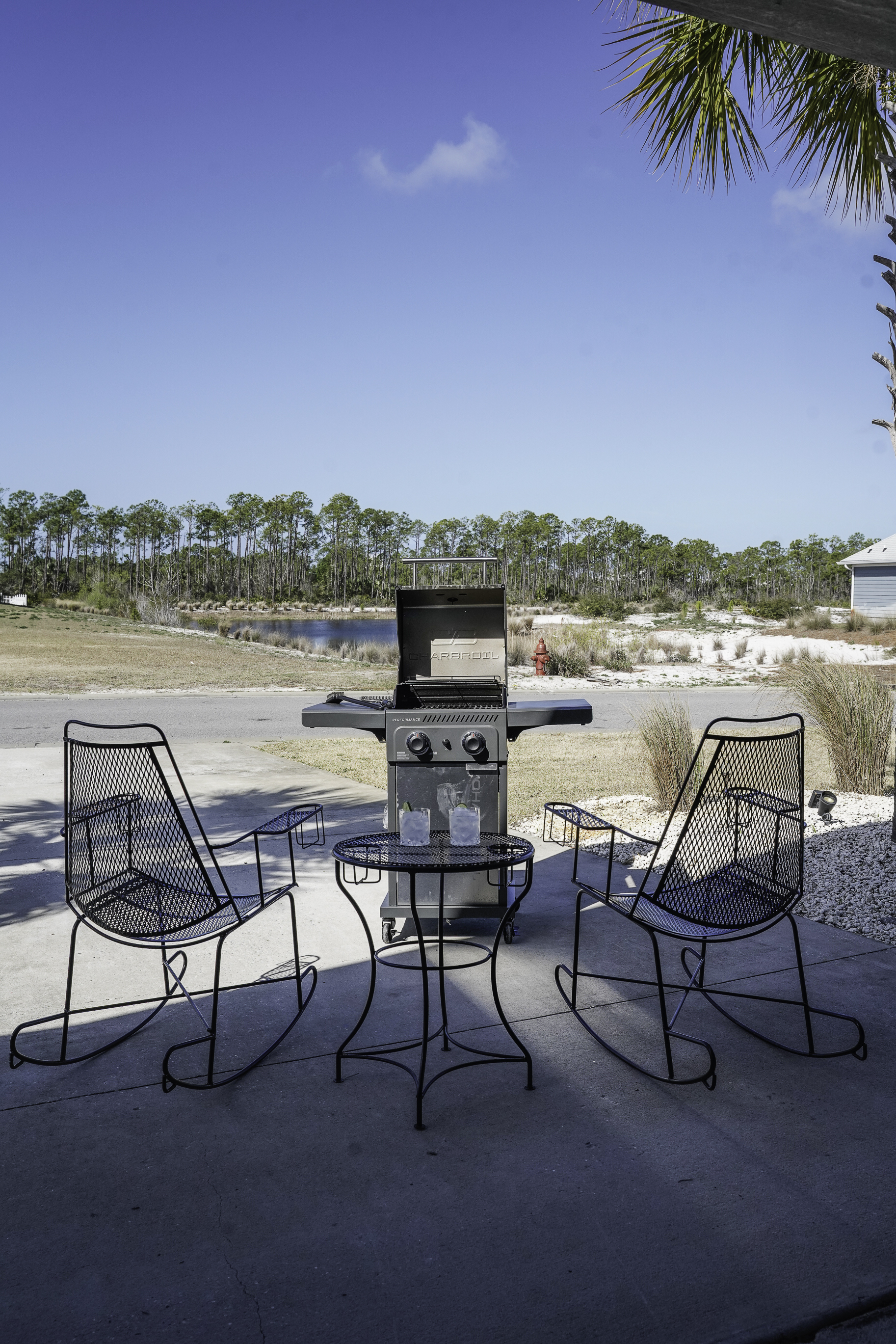 Outdoor seating | dining | grill
