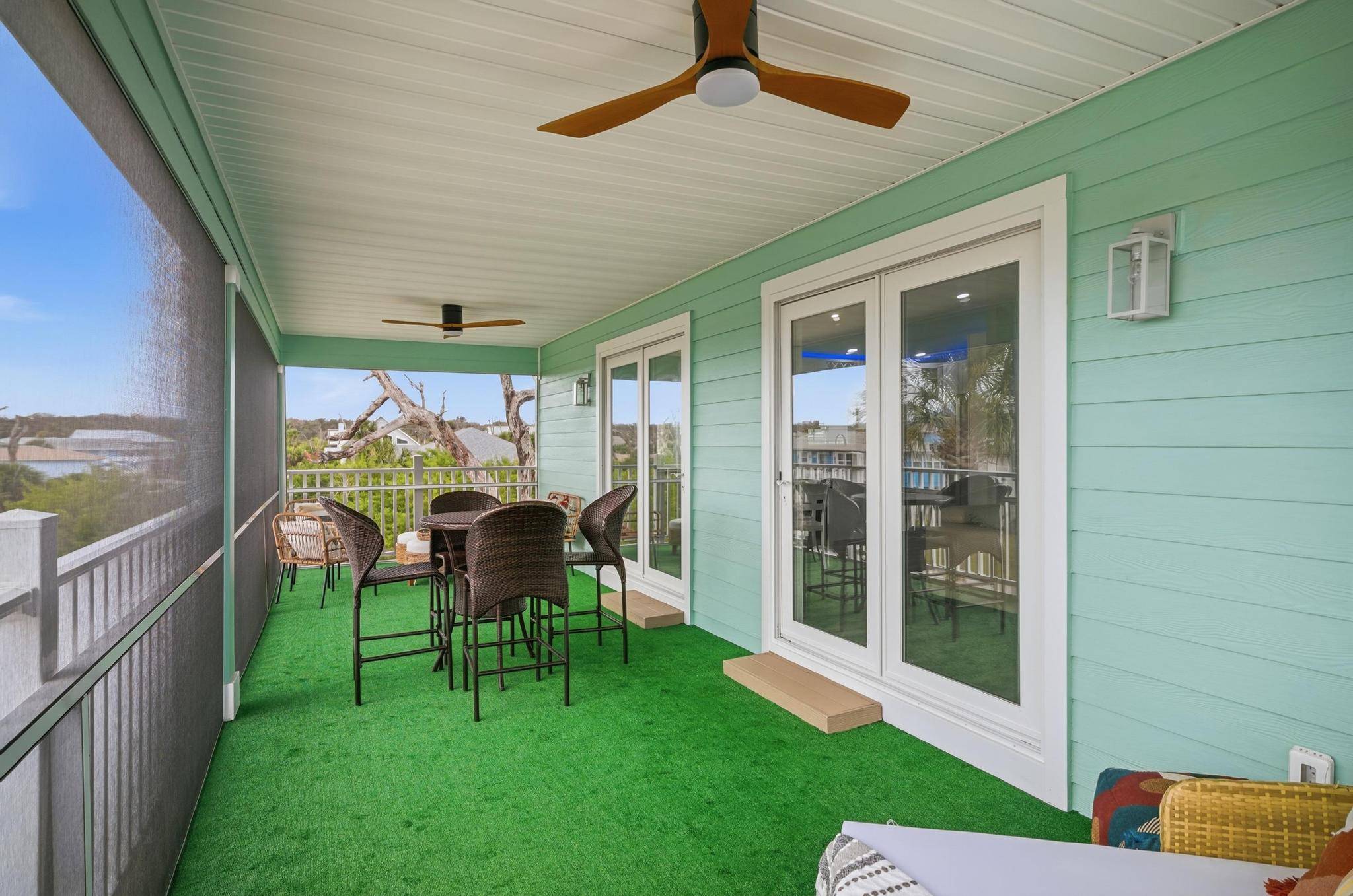 Decked out for Sunshie Living!! 