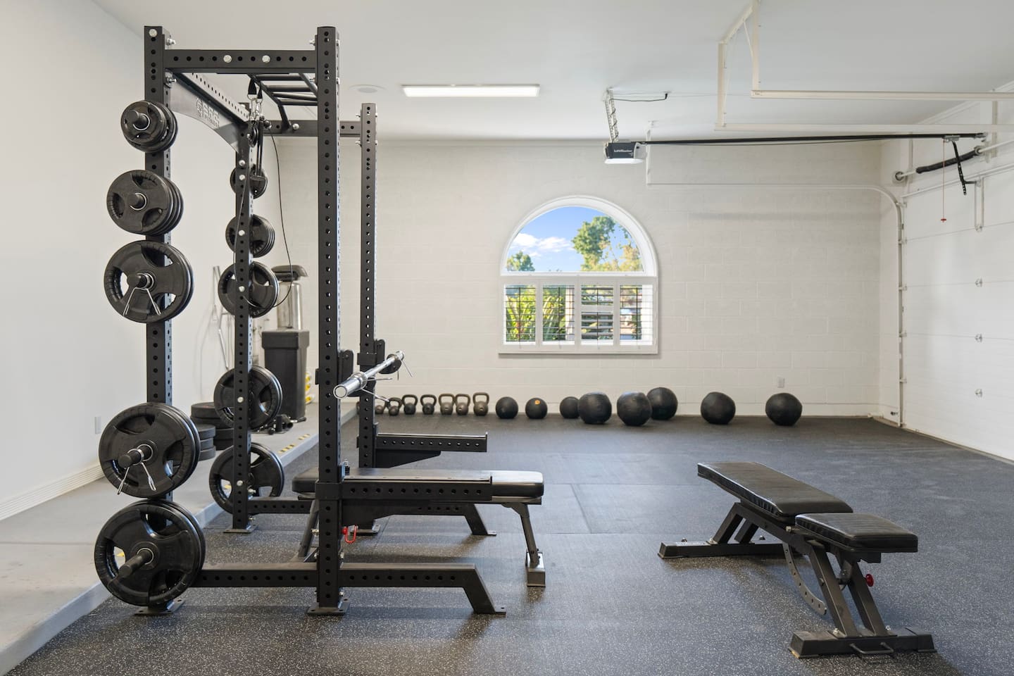 Enjoy exclusive access to a fully equipped private gym—perfect for keeping up with your fitness routine while on vacation.

