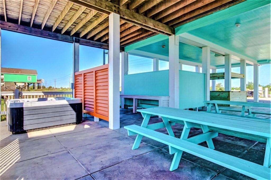 8de297e9a8e44e24b287ad67ef8e0011 | Beachhouse | Texas | TX | Vacation Homes | Galveston | Crystal Beach | Kokomo | Breezy Days | Beachfront Elegance | Sunrise Serenity | Southern Sands Property Management, LLC
