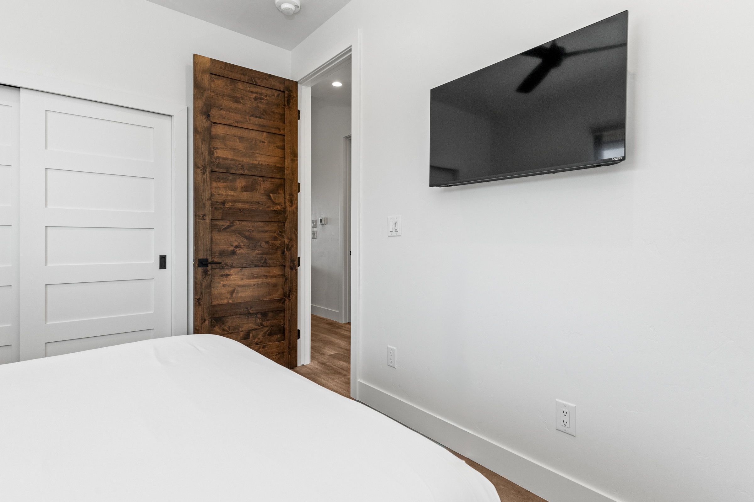 Bedroom #2 | Smart TV