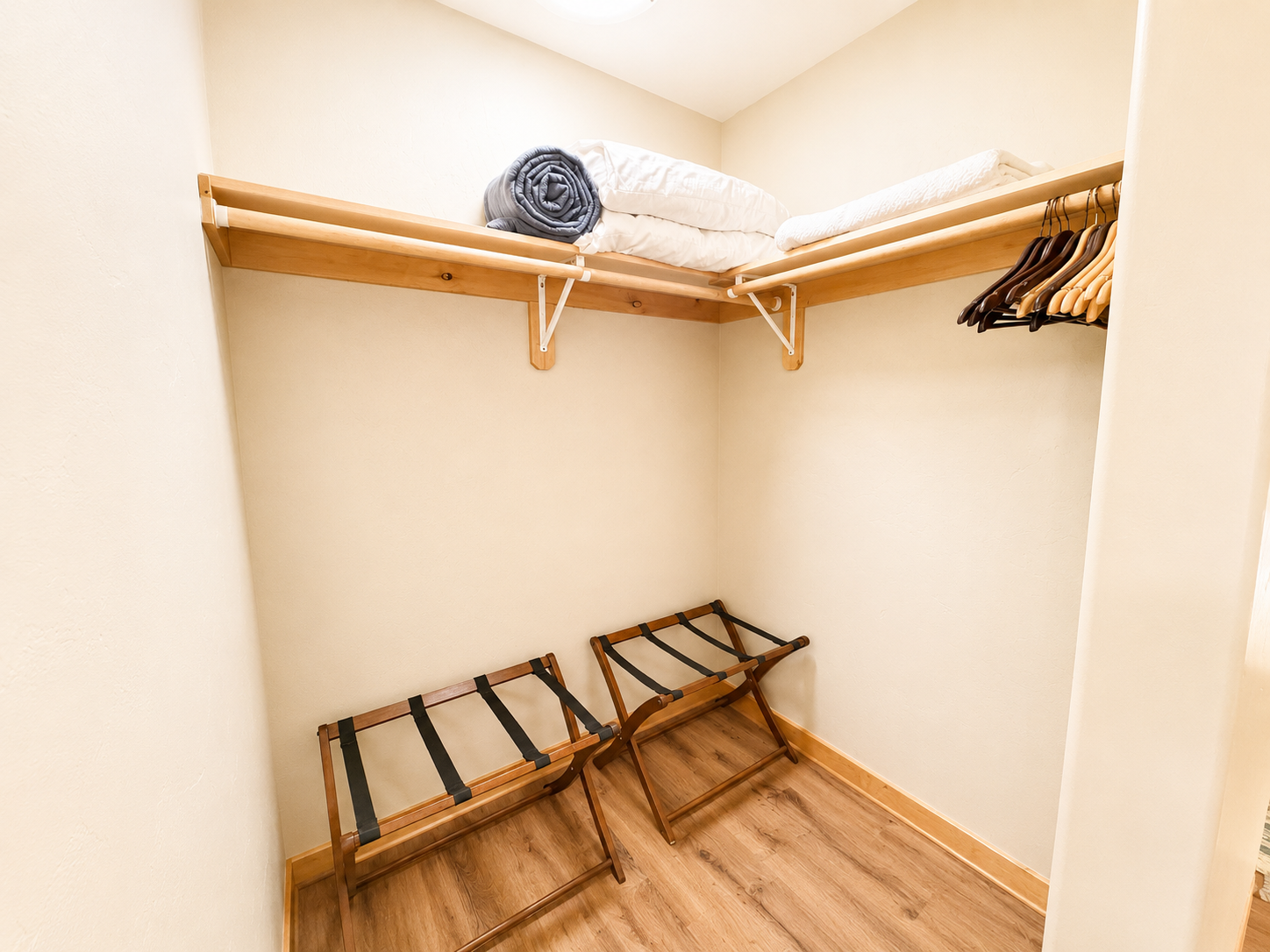 Walk-in Closet Main Level Suite