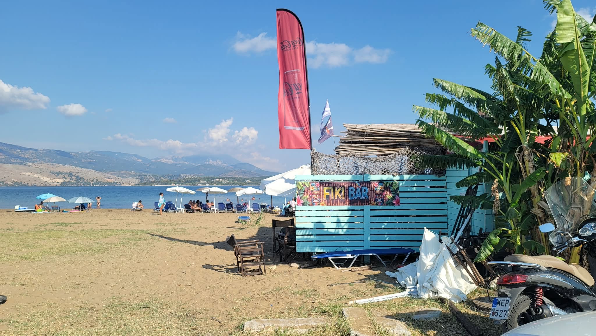 Fiki Beach Bar in Lixouri with sunbeds to rent and snacks