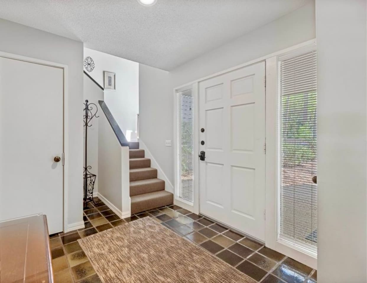 Entry with stairs to the bedrooms