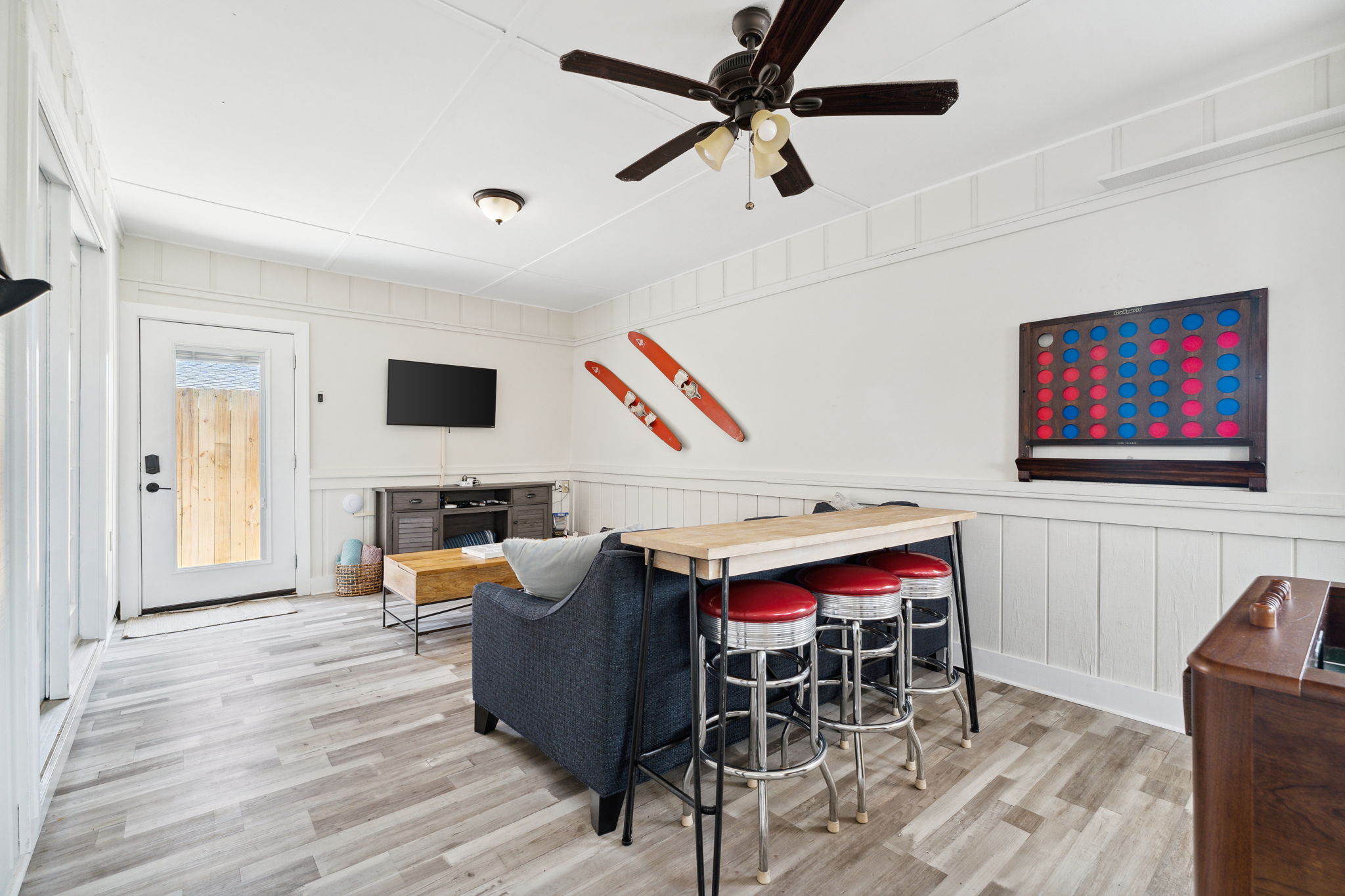 From classic Nintendo, watching movies, or board games, this game room is ready for all your entertainment needs. #gameroom #familyfun