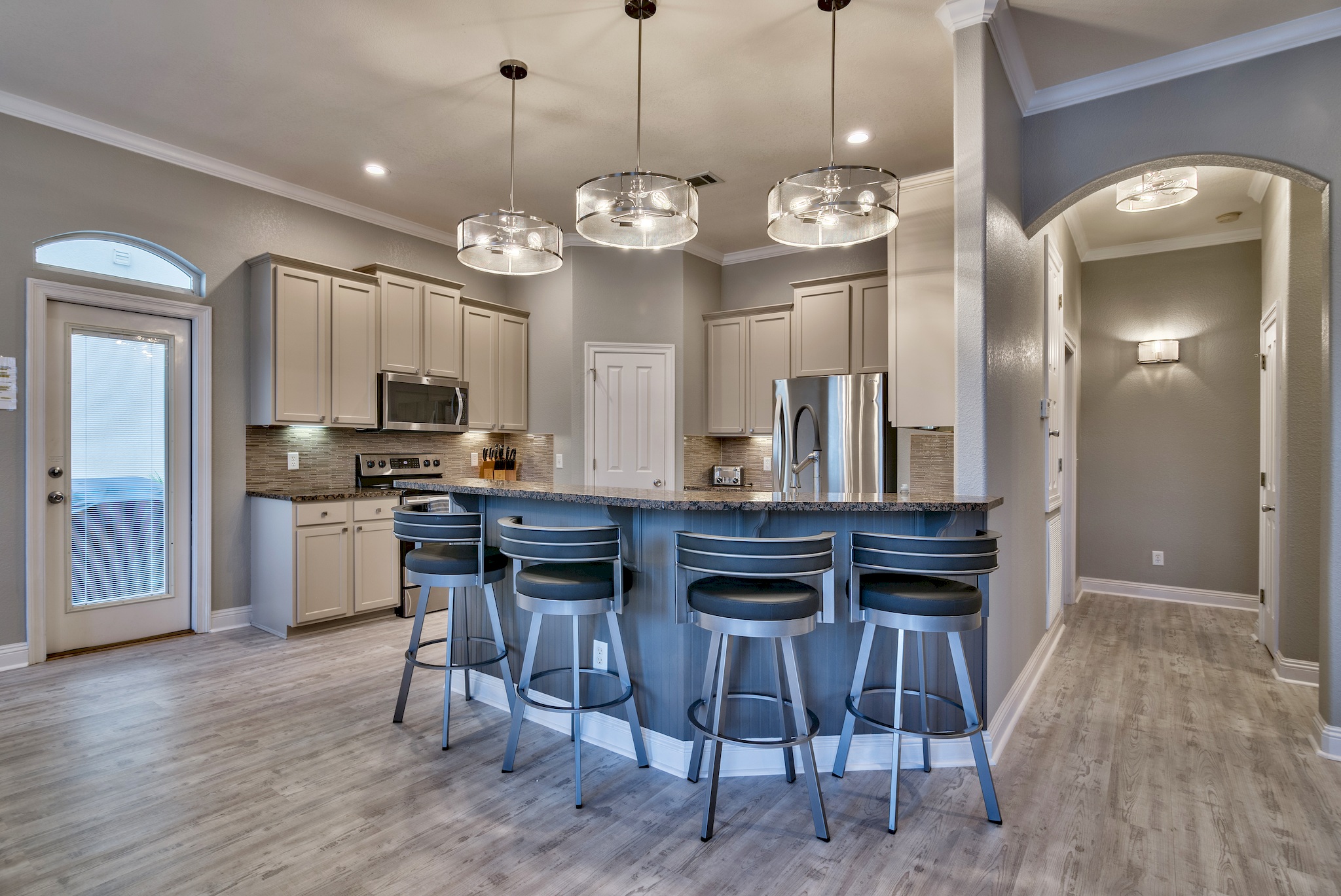 Gourmet eat-in kitchen with breakfast bar