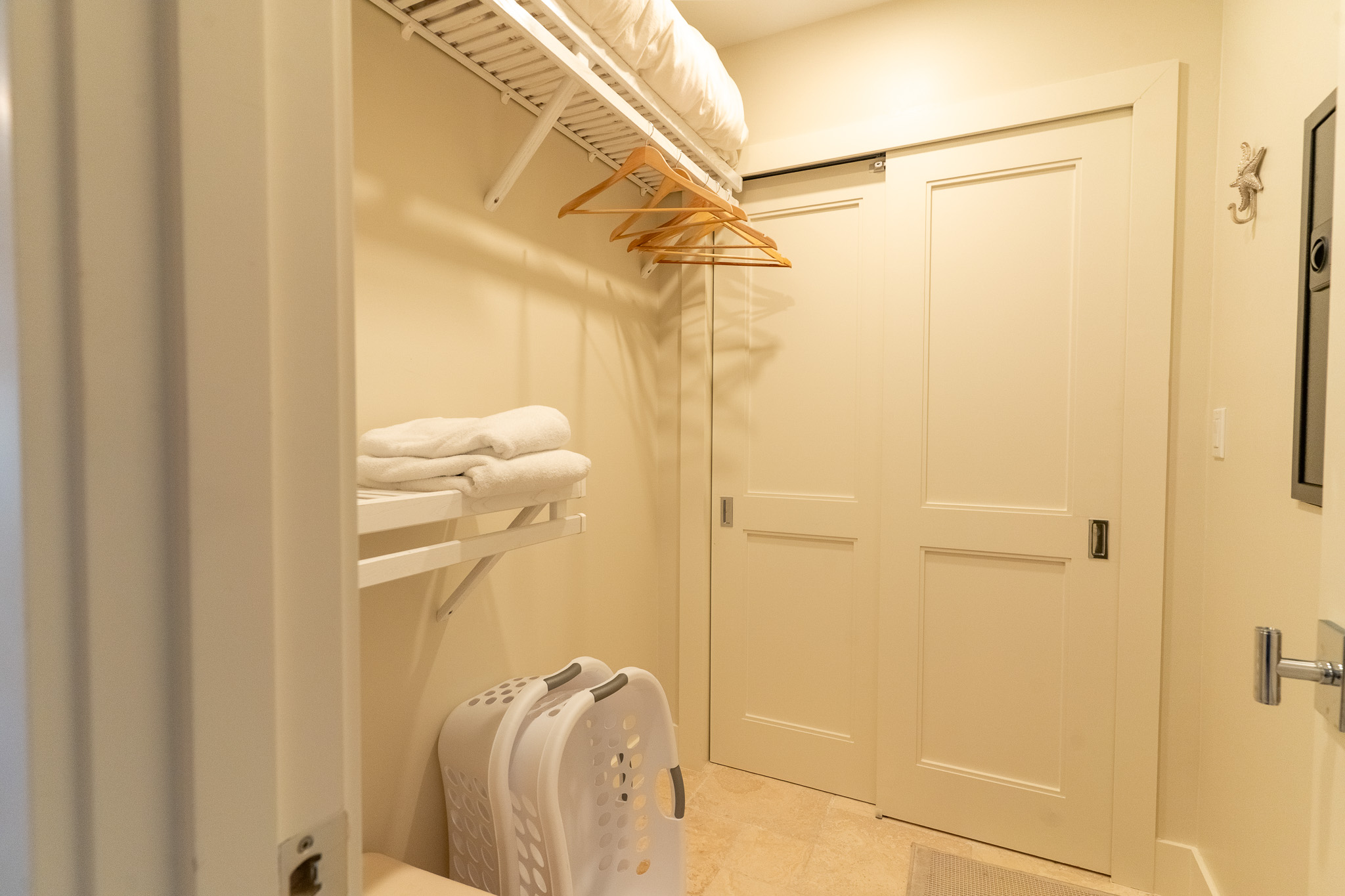 Ensuite Closet 2
