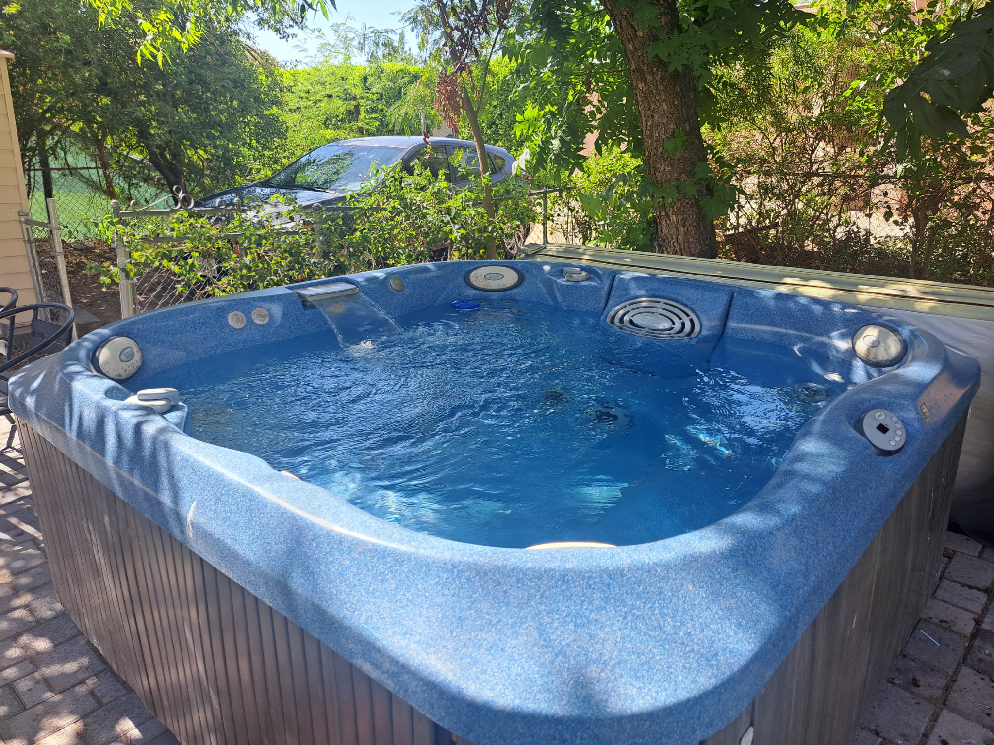 Putt Golf & Hot Tub | By Mill Ave, ASU, Airport 2