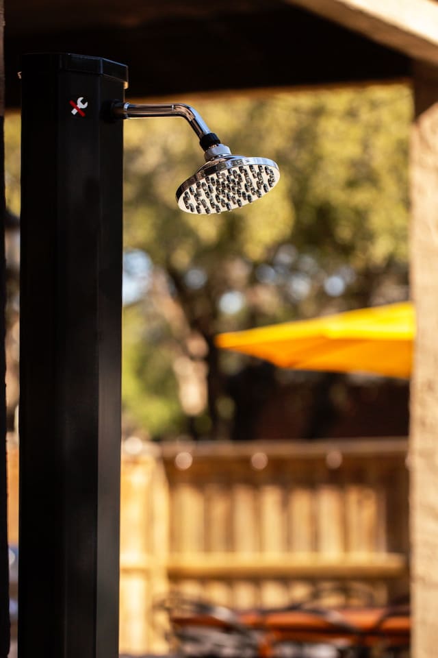 Rinse, refresh, repeat—outdoor showers just hit different. ☀️
