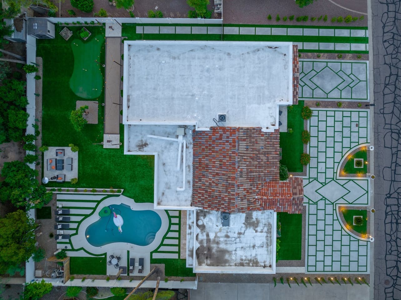 Elevate your experience with this stunning top view! Enjoy the layout of our spacious home and surrounding areas, ideal for your next getaway. See it all from above—your adventure awaits!