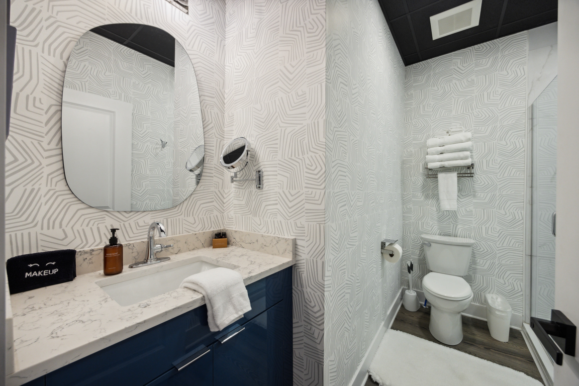 Entertainment Suite Bathroom