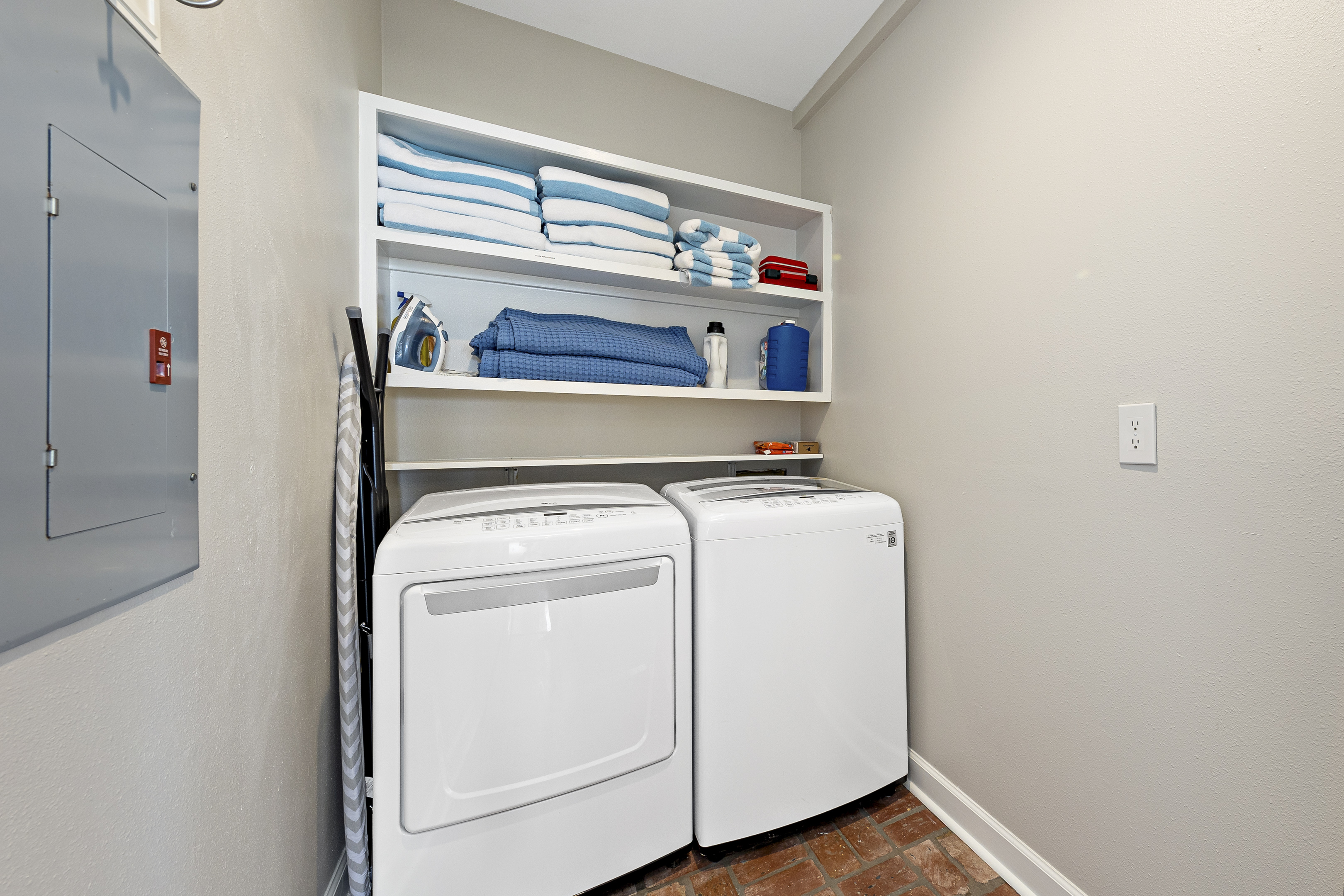 Full sized washer &amp; dryer