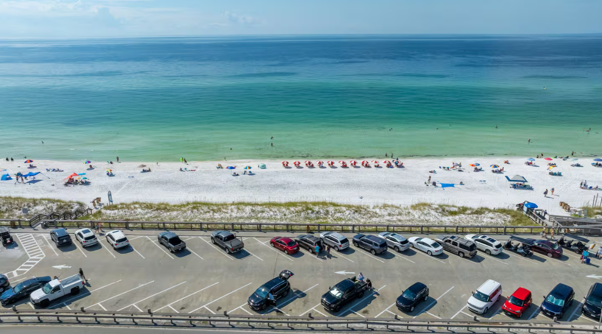 Small Serenity is right up the road (4 minute walk) from one of the area's largest public beach access locations with tons of parking, restrooms + grab food, drinks at Pompano Joe's