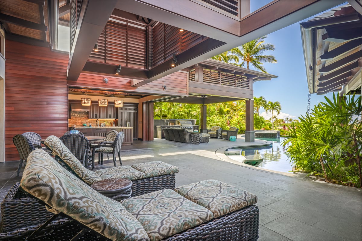 Chaise Lounger Seating