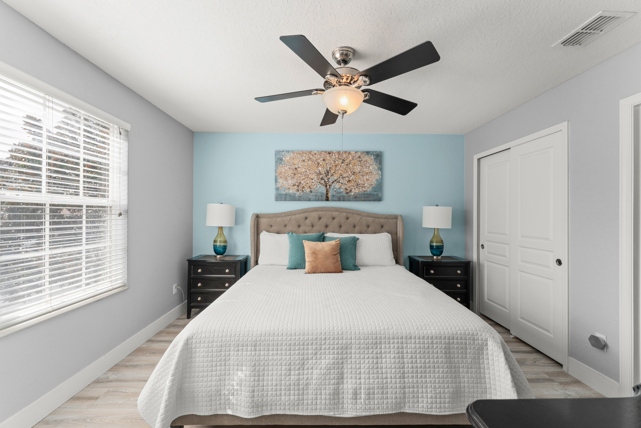 Upstairs 3rd King bedroom