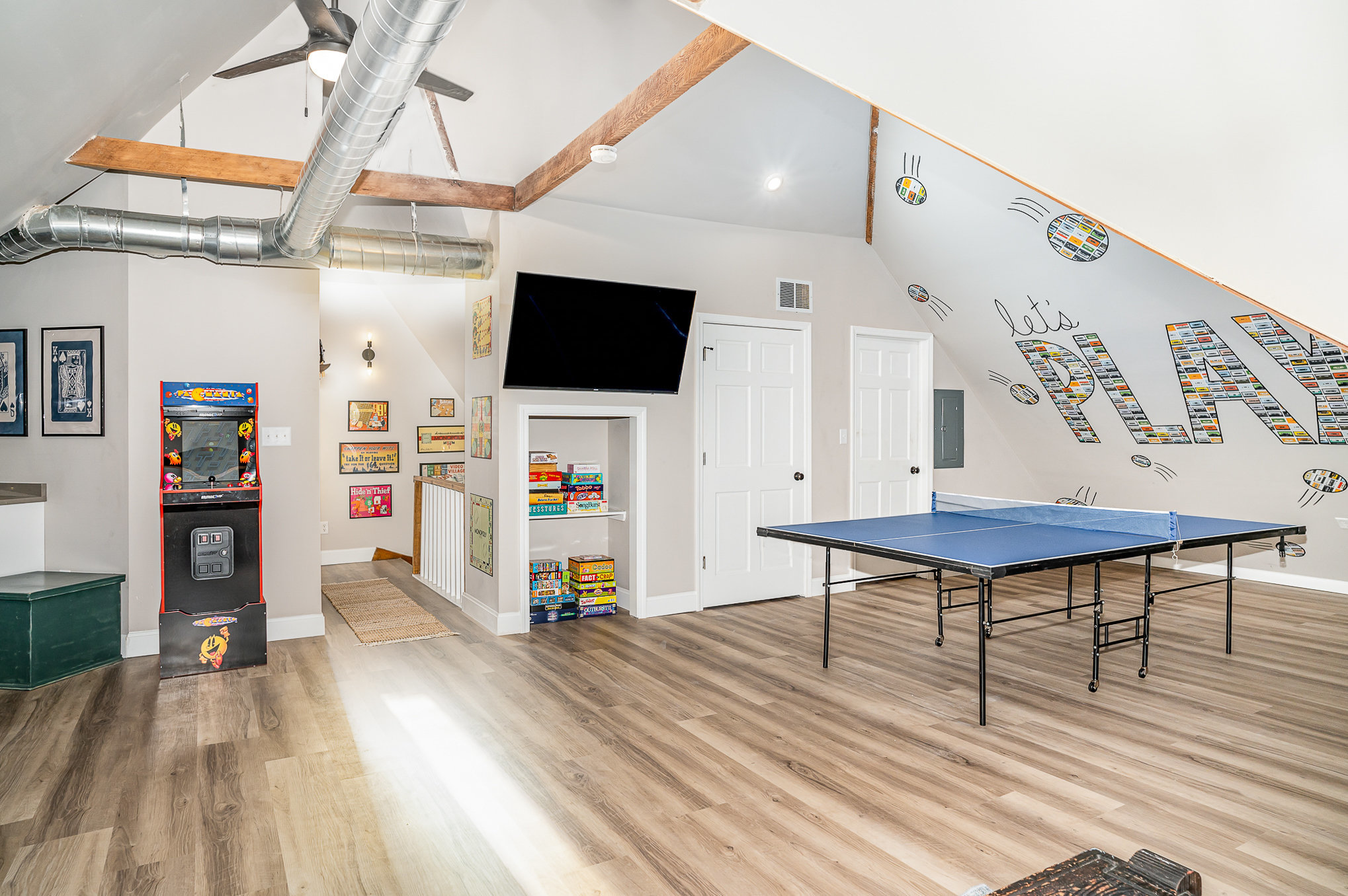 Game On Getaway! Upper Unit w/ Infinite Fun! — Michigan City, Indiana — vacation rental