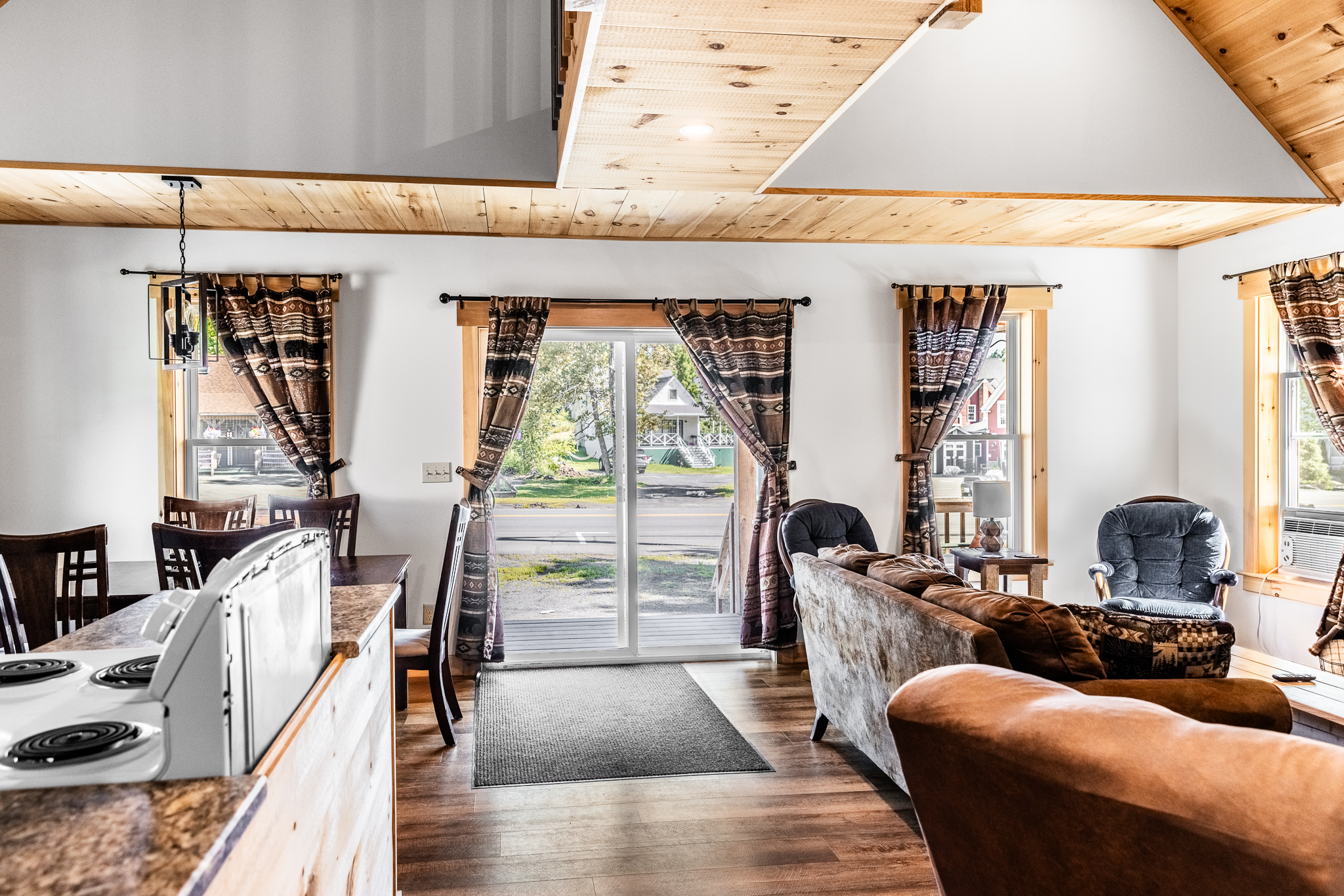 Fully equipped kitchen open to living room