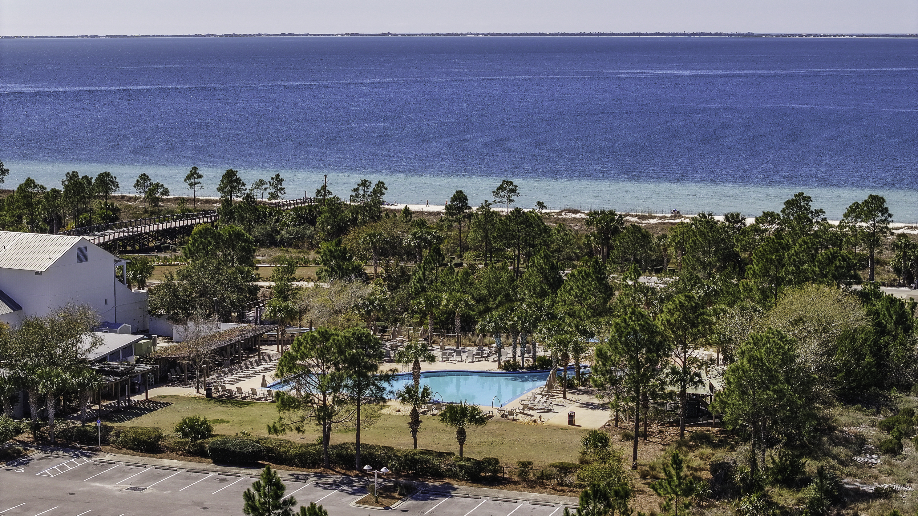 Resort style pool, zero entry, playground, and pool dining available.
