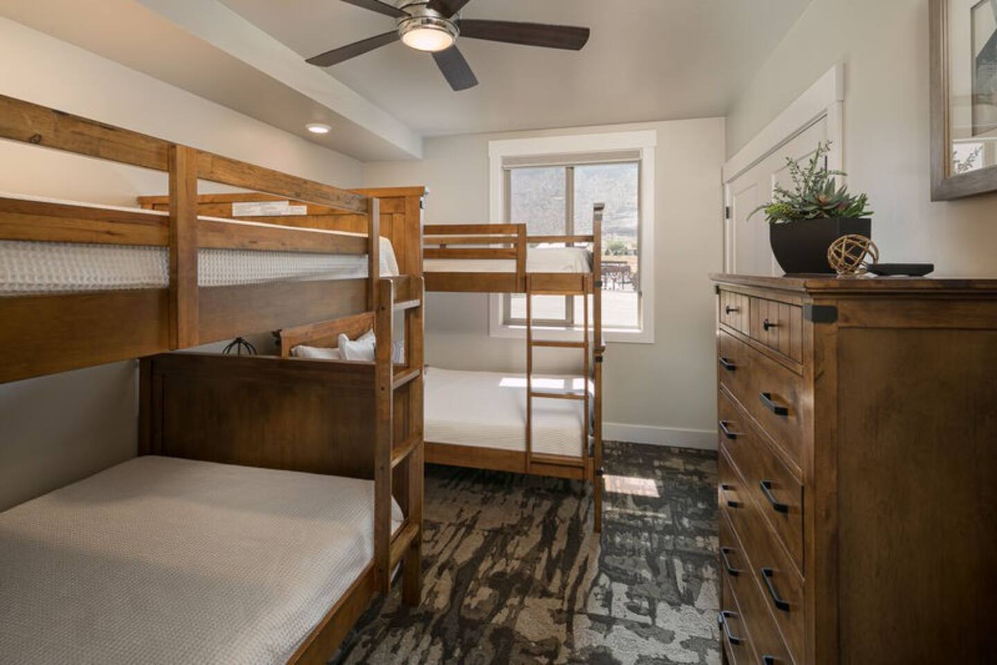 Bedroom 3 Bunk Room-4 twins