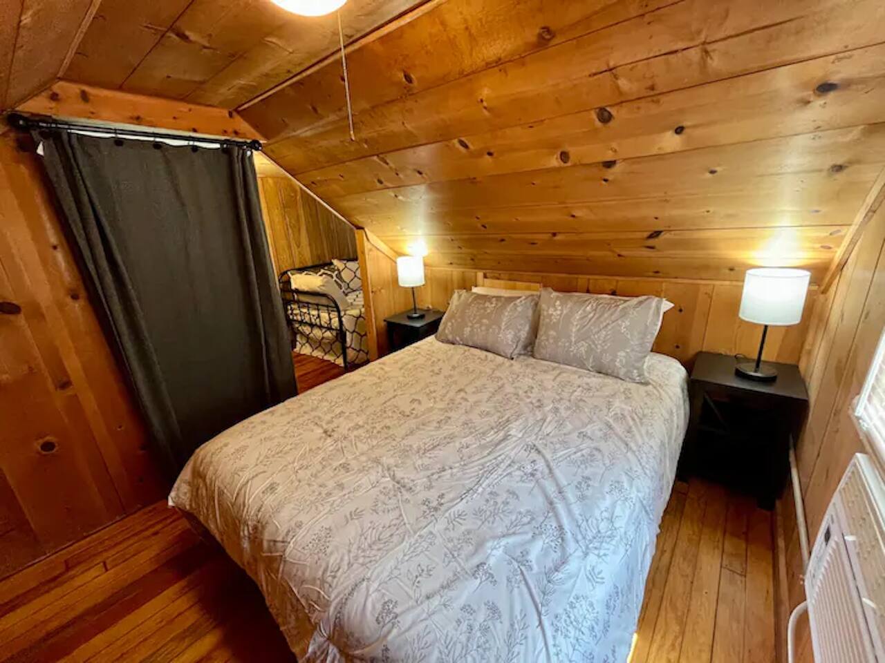 Queen and Twin Bedroom