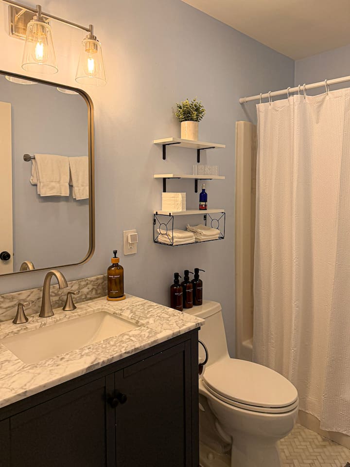 First floor bathroom, shared by bedrooms 2 and 3