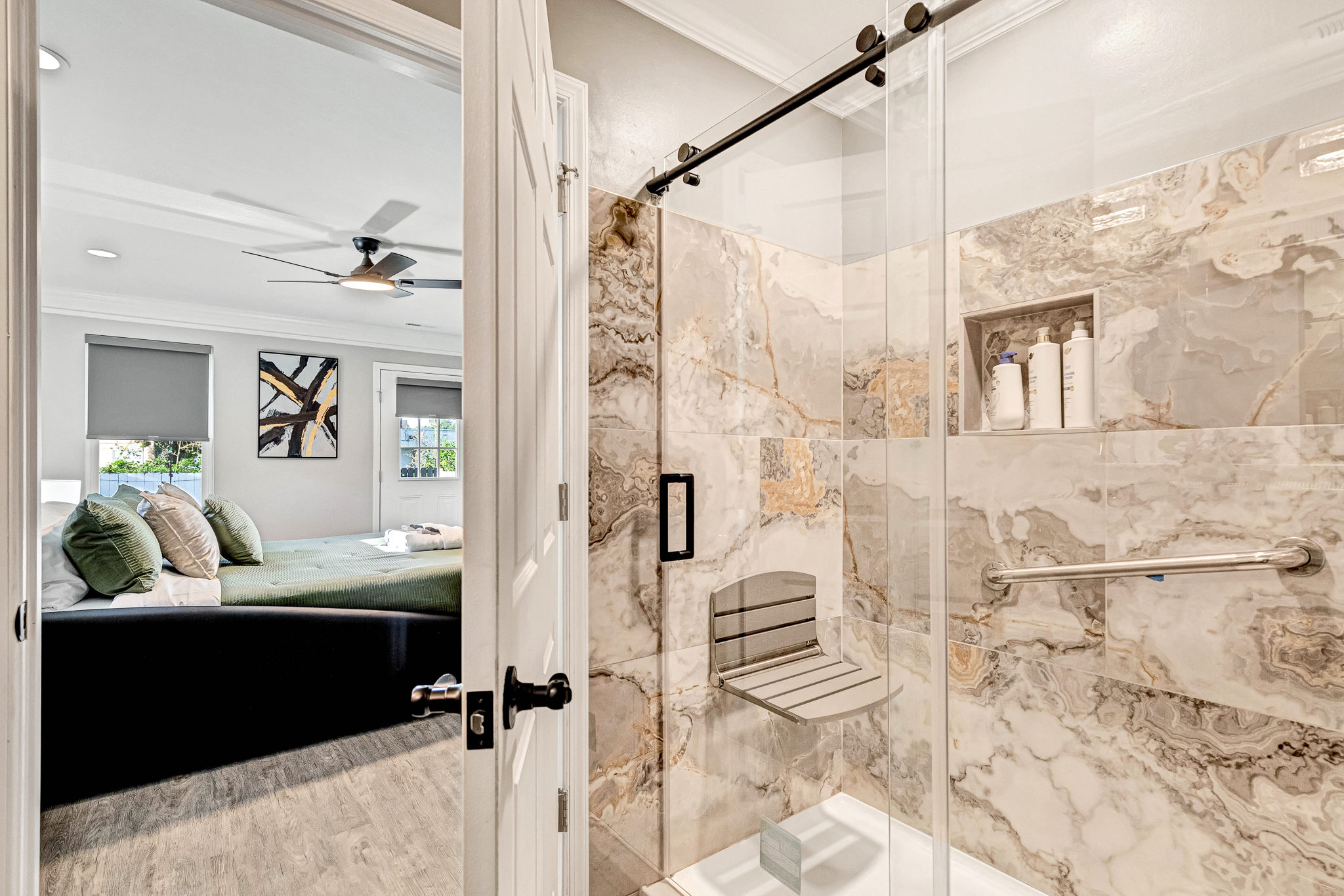 Full Bathroom 2