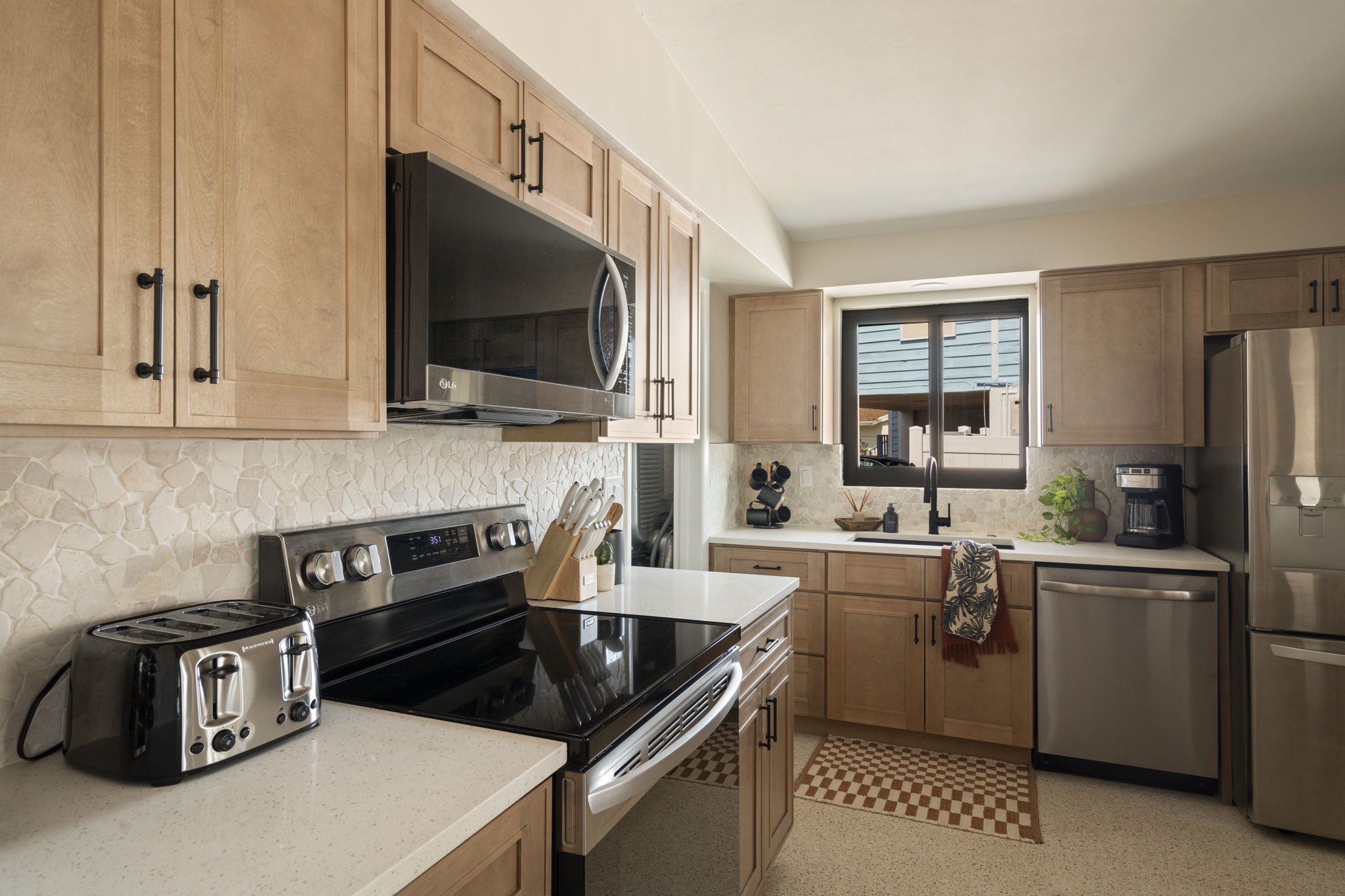 Fully stocked Kitchen 