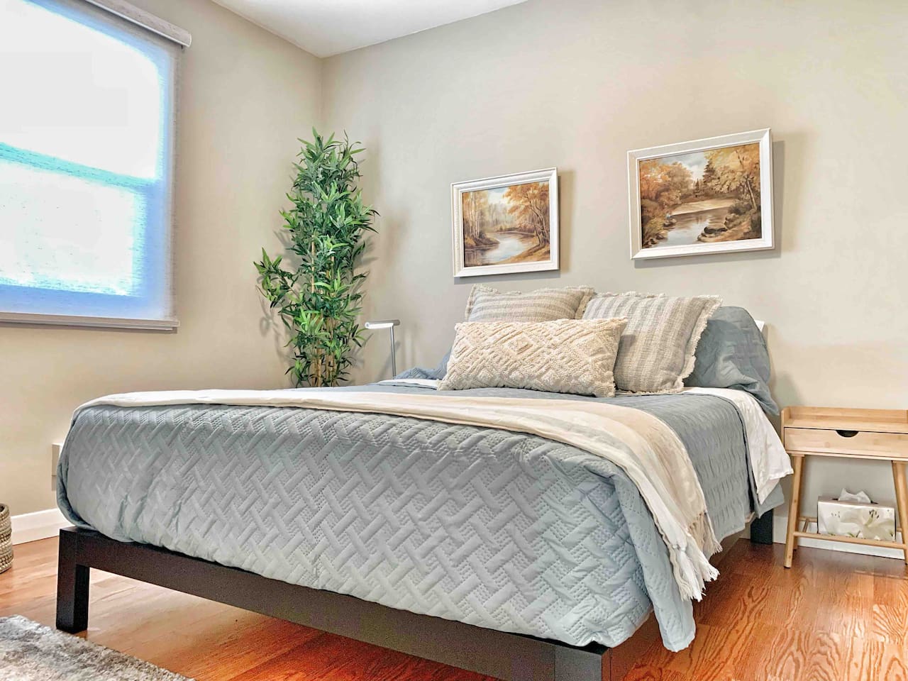 Secondary Bedroom with Queen Bed, Natural Light & Calm Décor